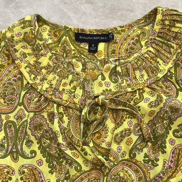 Banana Republic | Tie Collar‎ Paisley Blouse | Chartreuse | Women's Small - Picture 6 of 10